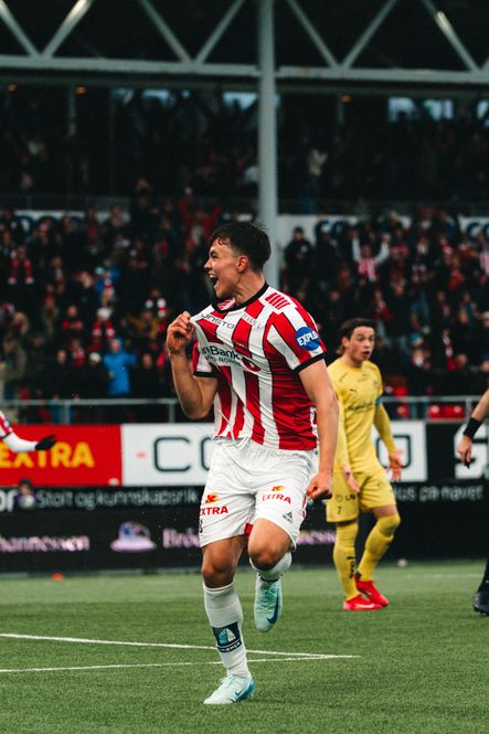 Main Image Home shirt 2025